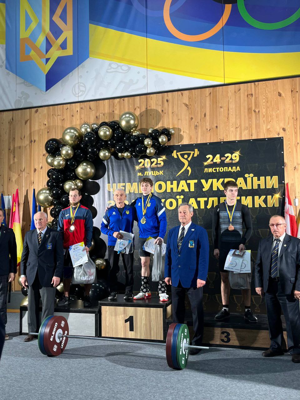 photo_5312432516167831732_y