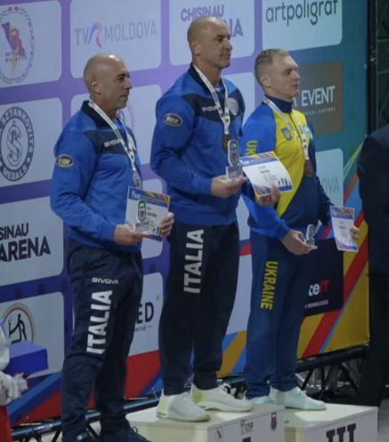 photo_5316768556236083524_x